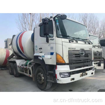 تستخدم Hino 700 Mixer Truck